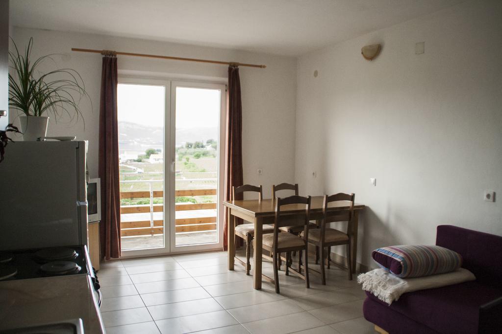 House Baglija Daire Lumbarda Oda fotoğraf